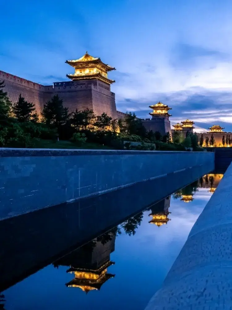 🌃 大同古城牆 | 夜幕降臨後,歷史熠熠生輝
