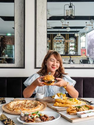 食飽就去瞓…係時候約埋班 Friend 喇啩 😆🛏️