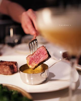✨ Wan Chai's most romantic date spot! A luxurious steakhouse with a classic European style 🥩