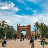 Arc de Triomf in Barcelona is great for photos 🇪🇸