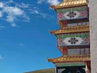 Super beautiful and impressive temple - totally worth a visit!