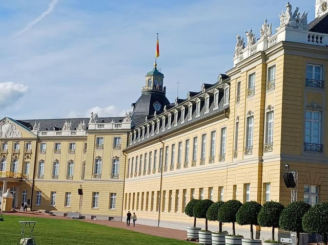 Karlsruhe Palace is a must 🏰