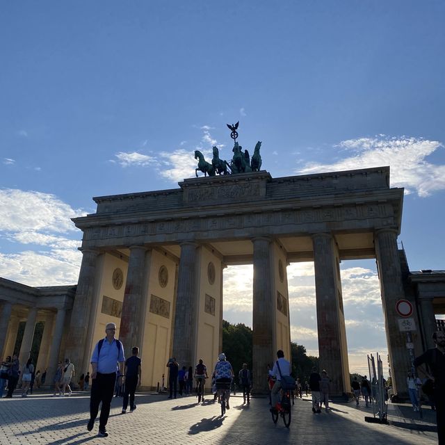 🇩🇪 Landmark of Berlin: Brandenburg Gate 🏛️