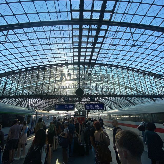 🇩🇪 Berlin Central Station 🚅