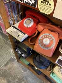 Hike from Wanchai 88 to Victoria Peak and walk down to Soho for vintage shops