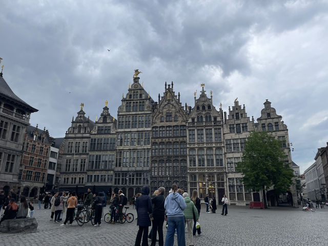 Discovering Antwerp + Hidden Foodie Gem: Noung Inle!