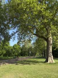 Escape into Kensington Gardens: Where Royal Charm Meets Everyday Magic
