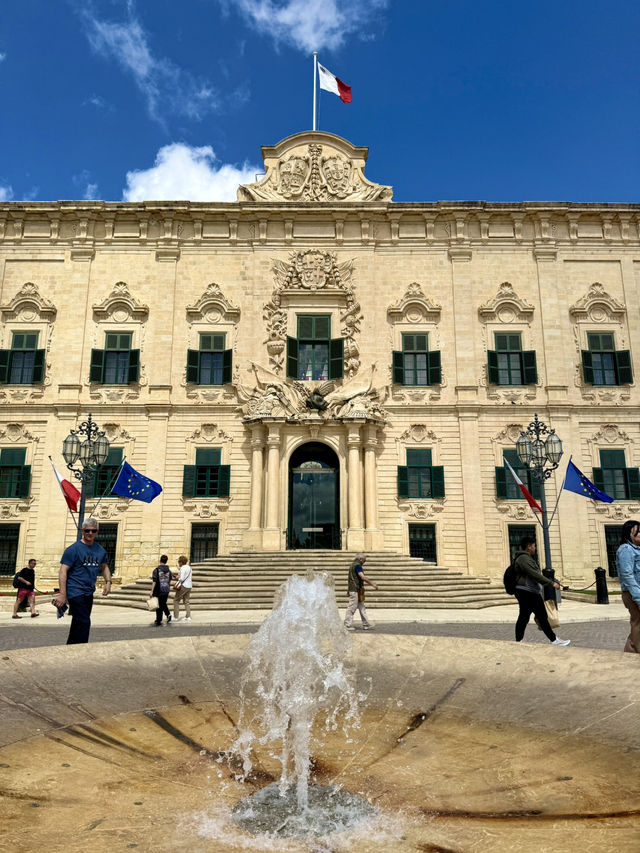 he Grand History Walk 🏛️📜