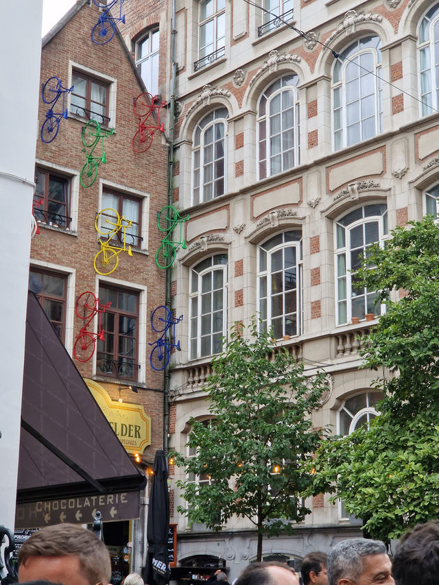 Girls Trip to Brussels: Waffles, Beer & Euro-City Charm 🇧🇪✨