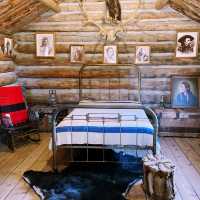🏨 Where to Stay for Yellowstone? Let’s Talk Cody, Wyoming 🤠