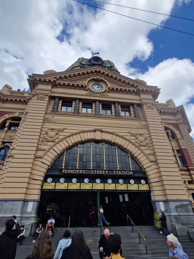 Street art and city heart — Melbourne vibes all day