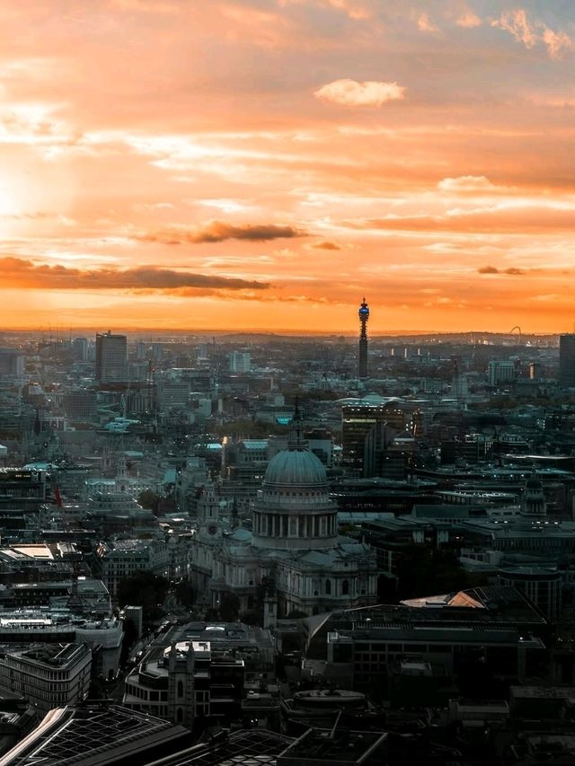 🎡👑 “Royal Icons & Urban Rhythm: A Day in Timeless London” 🇬🇧
