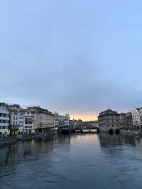 Sunset Serenade on the Limmat – Zürich’s Golden Hour Magic 🌊🌅 