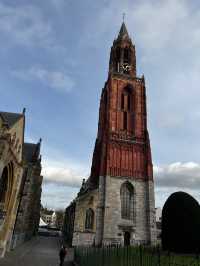 ⛪🔥 St. Janskerk – The Fiery Red Guardian of Maastricht’s Skyline 🇳🇱❤️  