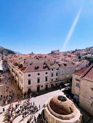 ความฝันแห่งทะเลเอเดรียติก: ทริปพักผ่อนสุดพิเศษในดูบรอฟนิคและฮวาร์! 🇭🇷