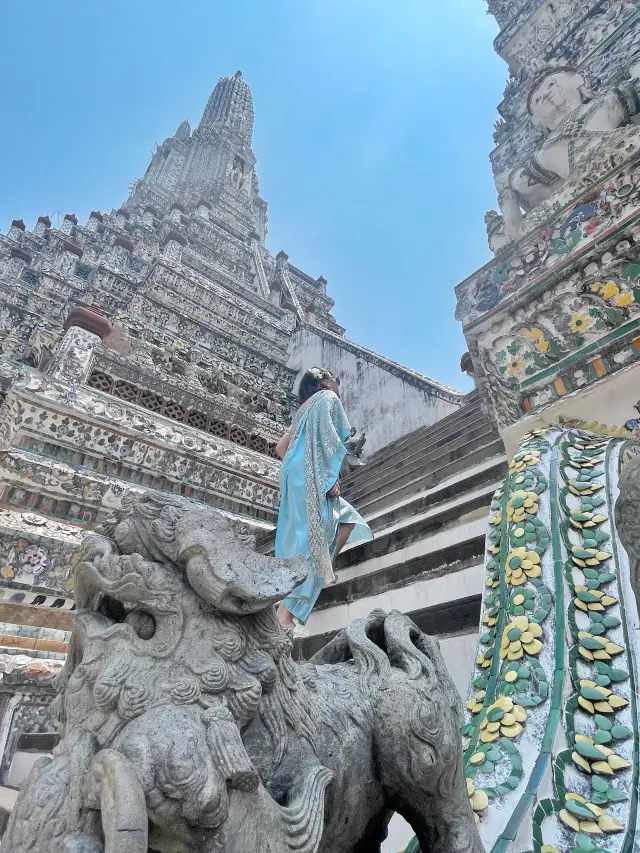 【Travel around the 🌍 world】Bangkok, Thailand 🇹🇭. Photoshoot in Thai costume at the Arun Temple