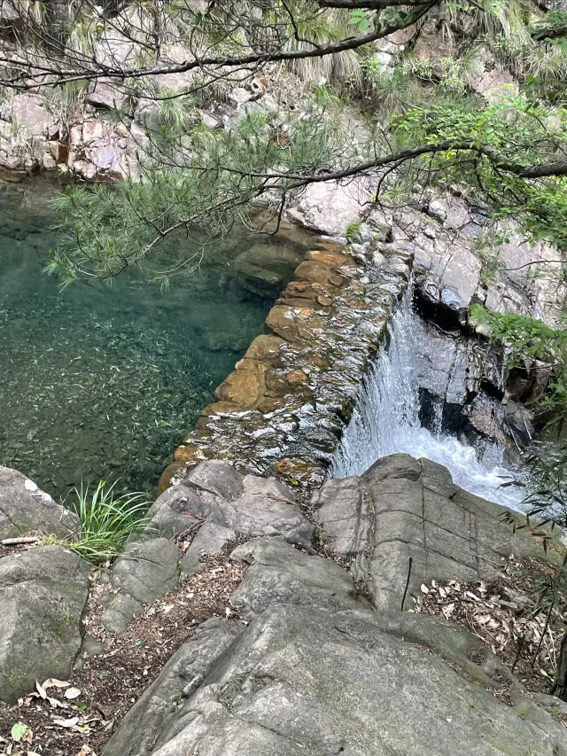 The original blue-green color comes straight out of the camera at Daqi Mountain!