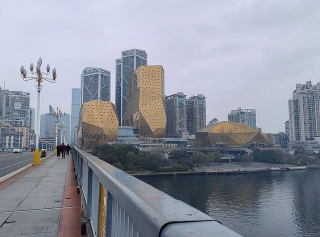 在柳州這棟豪氣十足的建築內，竟然藏著南門城牆遺址！