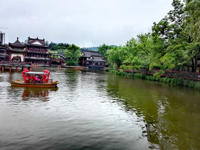 不知道為什麼，每次來到這裡都會下雨！