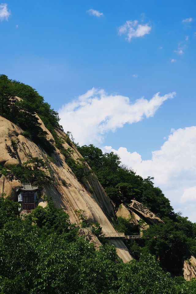六月，宜爬山