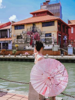 Traversing Time and Space: A Peranakan Love Affair with the Historical Sites of Malacca