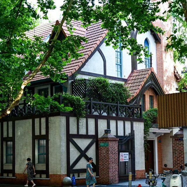 很難對這個季節的新华路說愛你 很難對這個季節的新华路說愛你