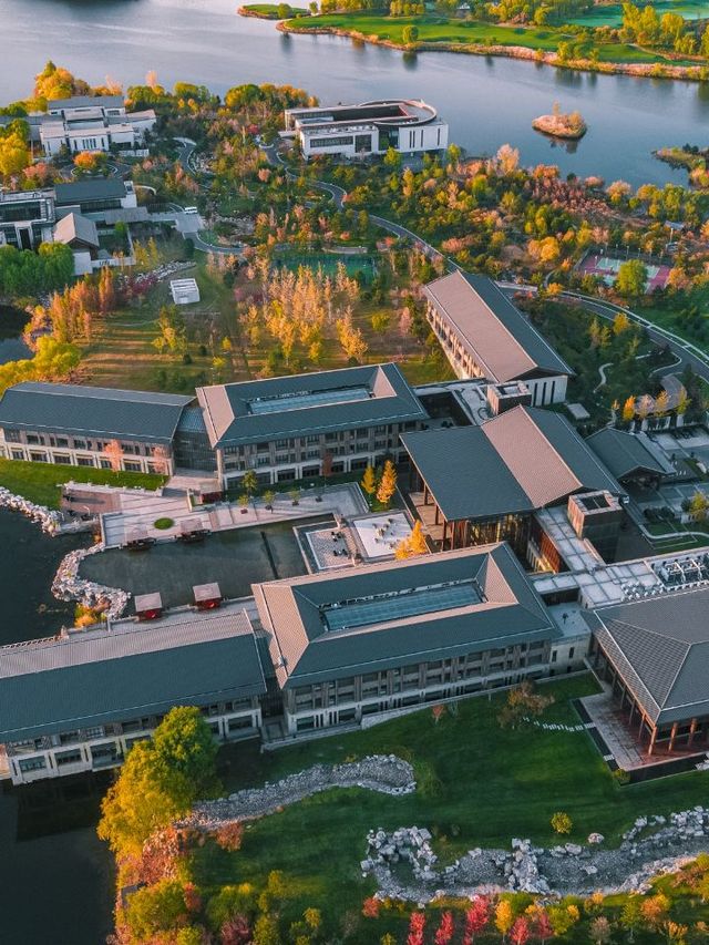 🌟 Beijing's Best: Luxe Lakeside Getaway at Yanqi Hotel 🏰✨