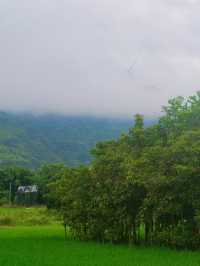 山中風雨~探洞龍潭天坑。