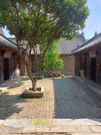 全國重點文保單位，中國唯一完整保存至今的清代知府衙門。南陽府衙始建於元朝，距今已有七百五十多年歷史。