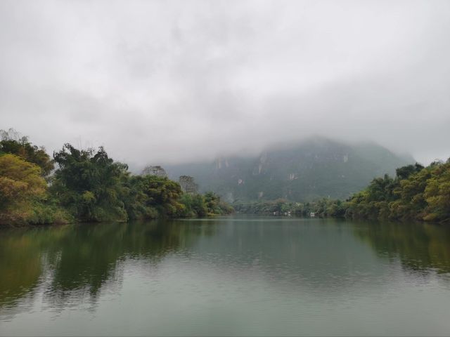 崇左花山岩畫——穿越千年的非遺圖騰岩畫。