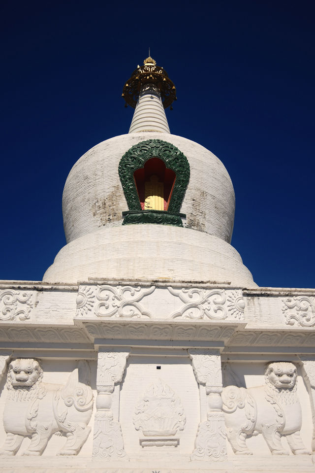 西塔寺和咖啡市集。