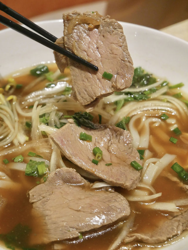 三亞這家……下午茶和餐廳有點意思。
