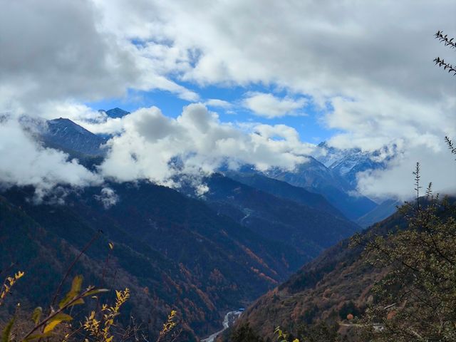 到巴朗山，看藍天白雲大雪山。