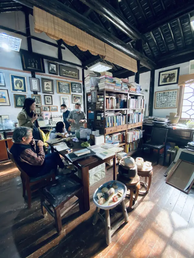Jiangsu Suzhou: Tan Jintu Old Photo Collection Museum on Shantang Street.