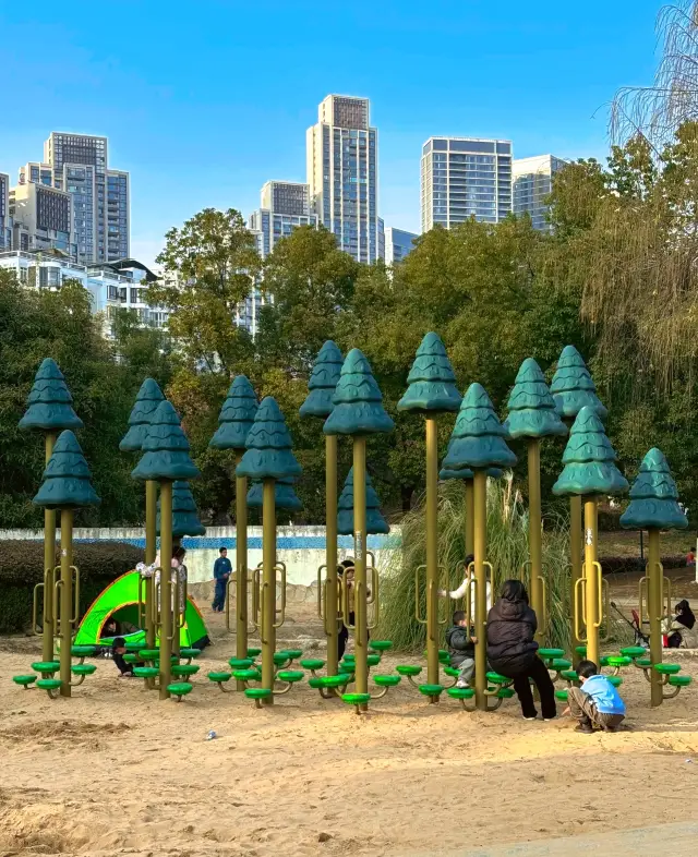 Wuhan Family Fun | Hankou River Beach is the best free family fun spot