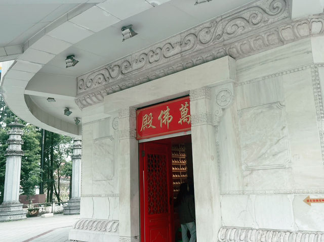 重慶市九龍坡區文物古蹟景點：萬佛殿，適合祈福、拍照打卡、週末閒暇度假地！  