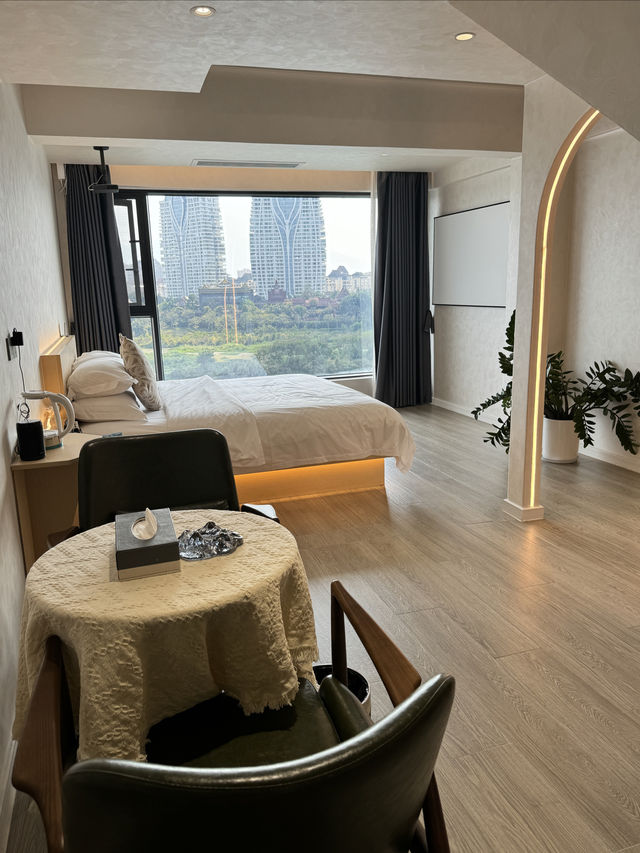 喺版納住咗心心念念嘅江景房