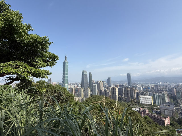 The Best View Of Taipei, Elephant Mountain! Free and convenient ( it’s a must do)