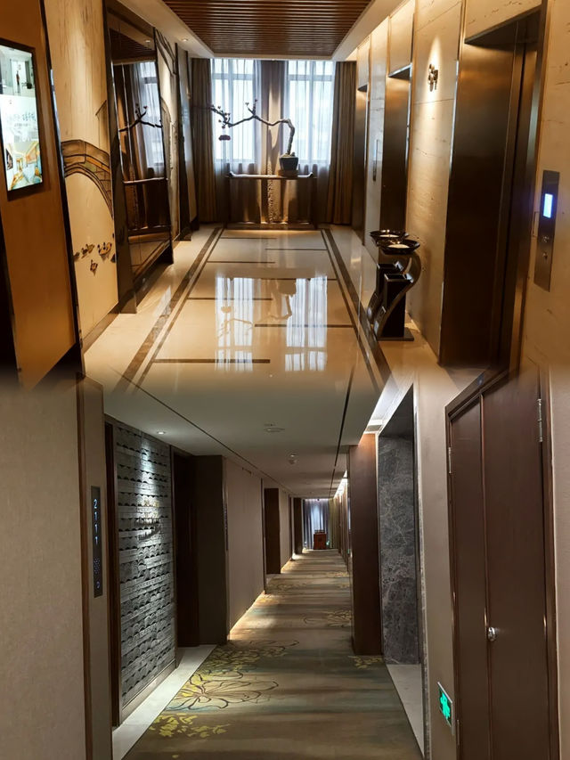 酒店地理位置優越，房間隔音效果很好