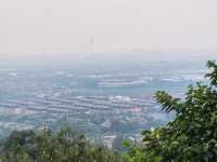 登山，由西山國家森林公園穿越至八大處公園。