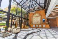雲上四季蒙自南湖公園新天地步行街店