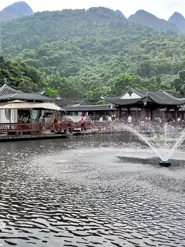 貴州藏22℃夏天：600年布依古村與黃果樹共避暑光