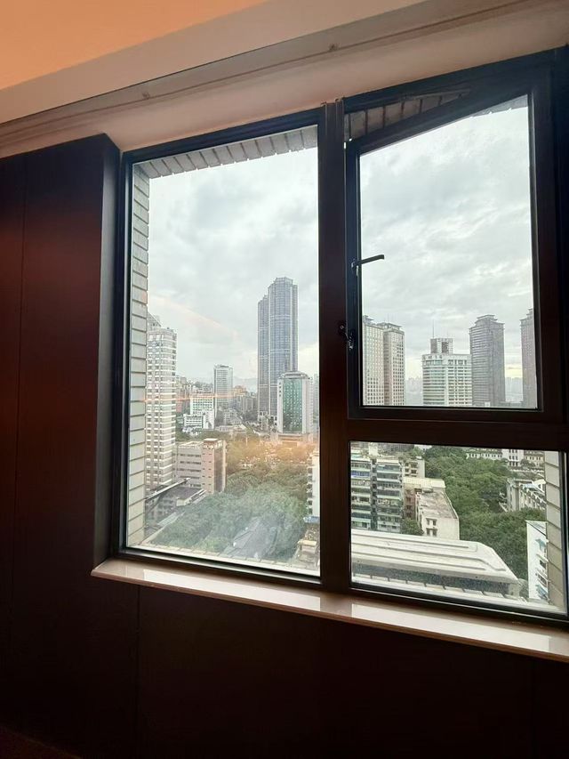 OMG Sisters! Struck Gold with this Hotel in Chongqing!