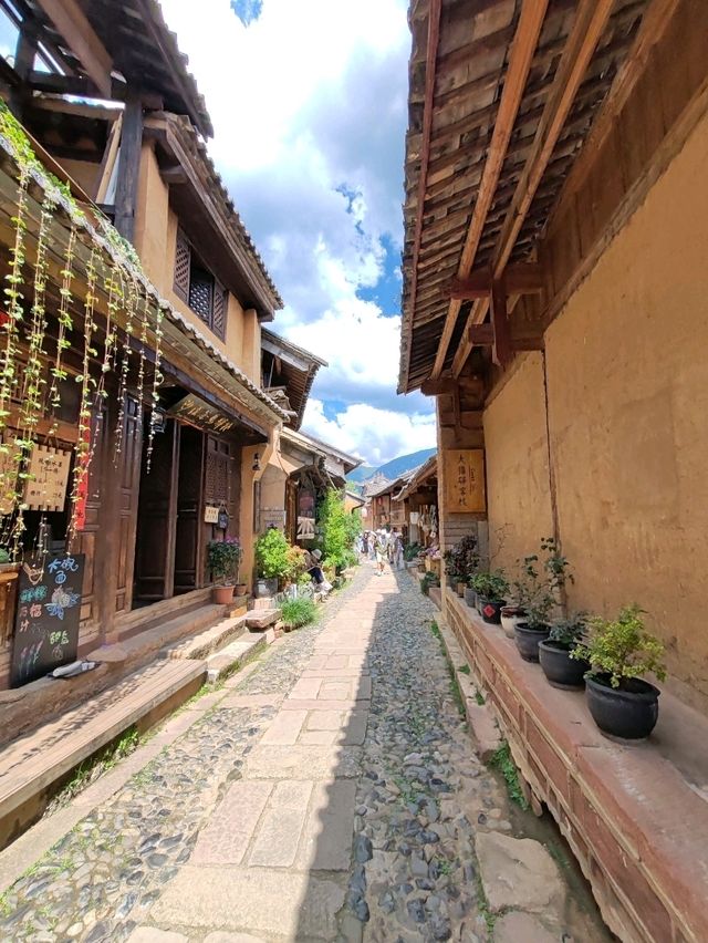 A Serene Posthouse on the Ancient Tea-Horse Road: Shaxi Ancient Town
