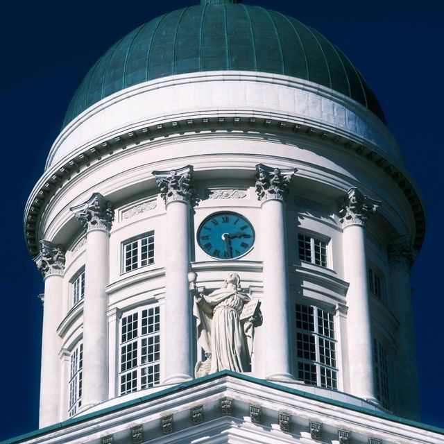 ⛪ Helsinki Cathedral – The White Heart of the City