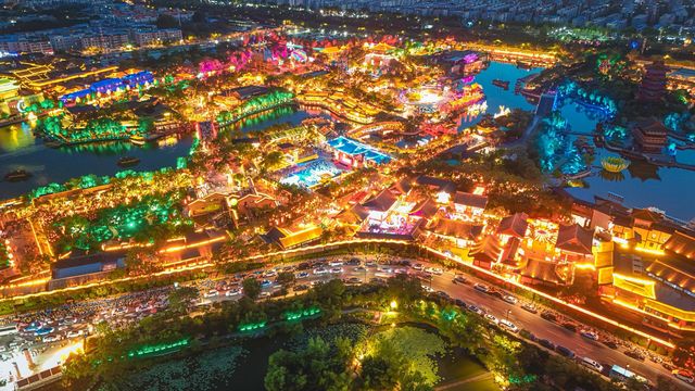 穿越千年的東京夢華錄清明上河園夜景美到炸裂！