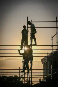 你問我什麼是自由？是煙火漫捲的河內