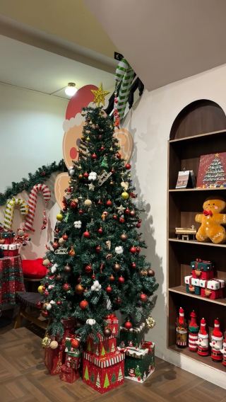 A must-visit Christmas spot in Yanqi! This coffee shop is so photogenic!