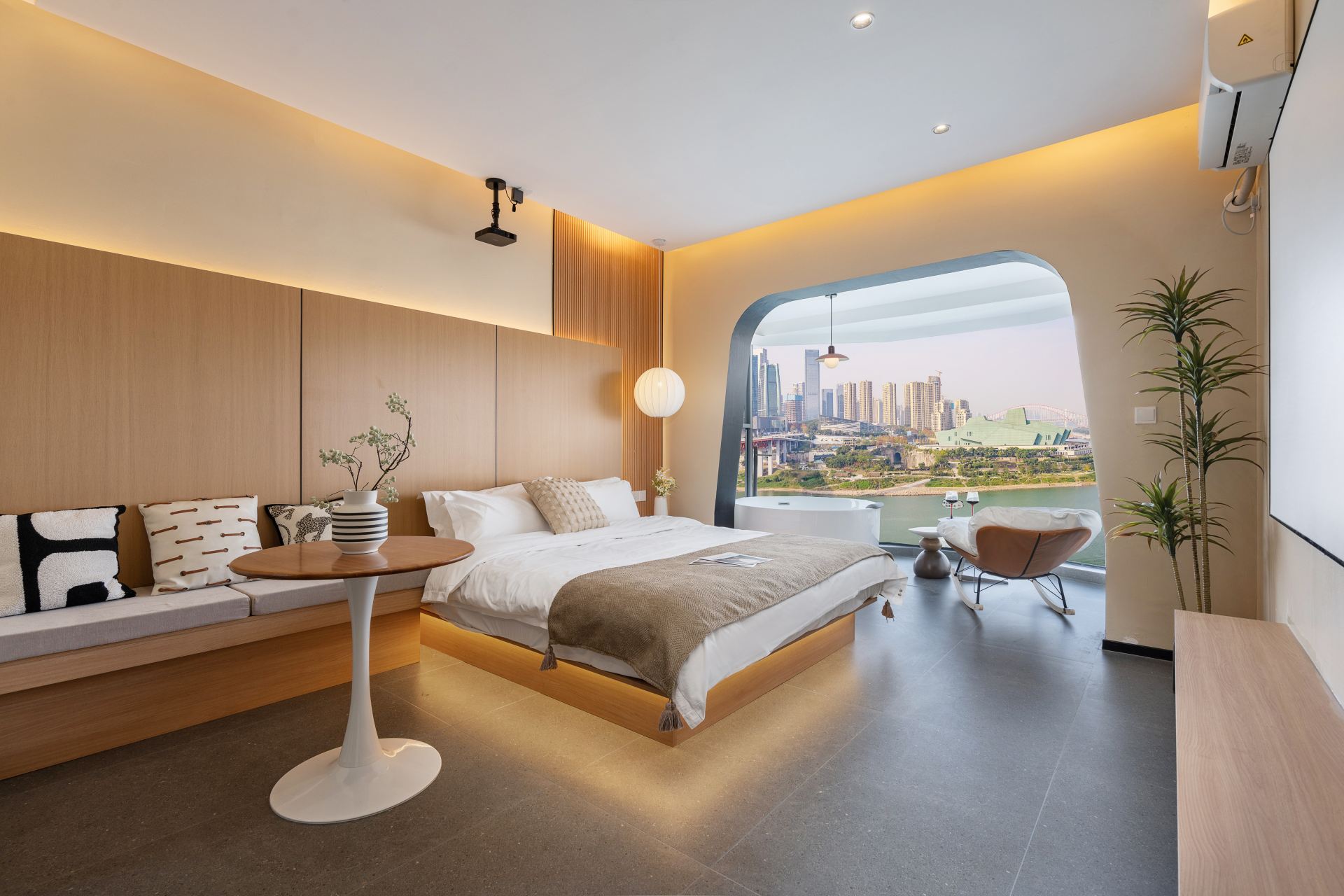 Who gets it! This riverside homestay at Chongqing Hongya Cave offers stunning river views right from the room—it's amazing✨!
✅ 270-degree full river view ✅ 5-minute walk to Hongya Cave ✅ 24-hour butler service

✨ Unbeatable river view: 270-degree floor-to-ceiling windows overlooking the river, soak in the bathtub at night while enjoying the night view, no need to squeeze into crowded tourist spots, just lie back and enjoy the most beautiful scenery!

✨ Super convenient travel: 5-minute walk to Hongya Cave, 10 minutes to Jiefangbei, close to the subway, super easy to visit attractions, saving time and effort!

✨ Full comfort: Soft latex mattress, fully equipped, plus a washer-dryer combo, so convenient to stay clean even for several days.

