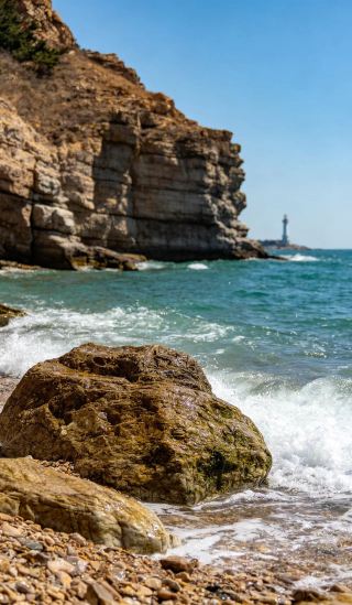 See Tieshan Lighthouse